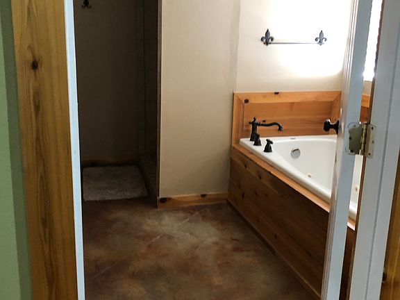 Master bathroom jacuzzi tub