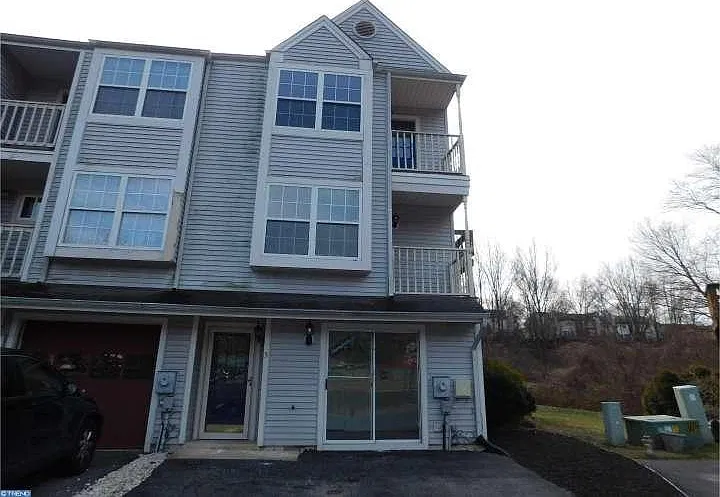 5 Ridge Blvd