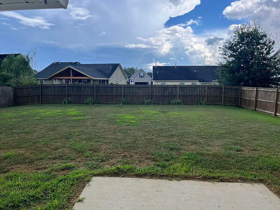 3 bed, 1300 sqft, $2,295 — Photo 2