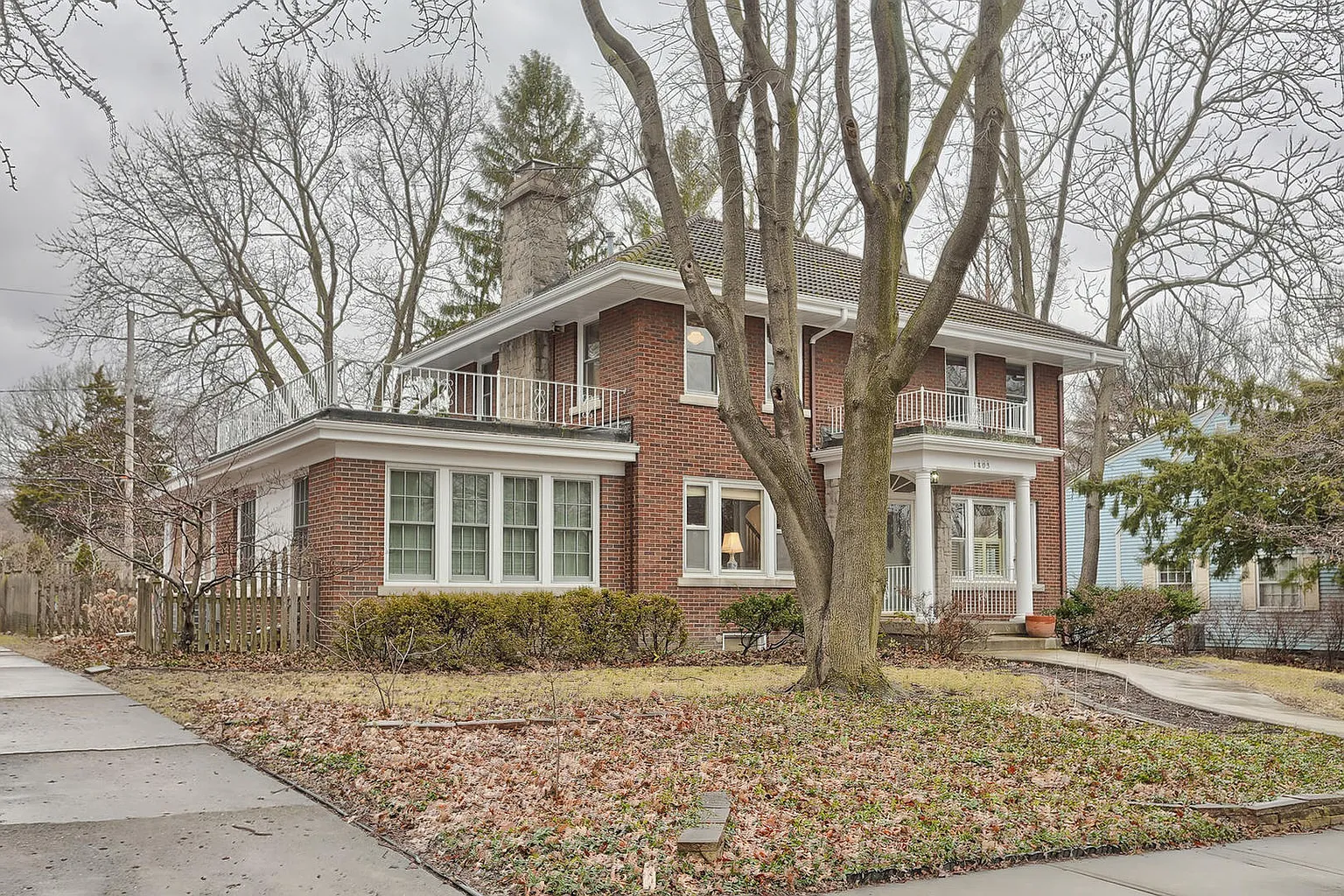 1403 W University Ave photo 1