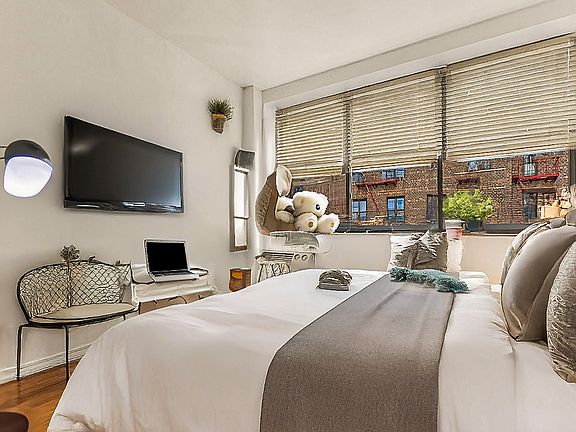 5th image of 1425 York Ave APT 3A