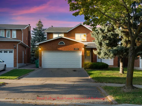 2088 Kempton Park Dr, Mississauga, ON L5M 2Y9