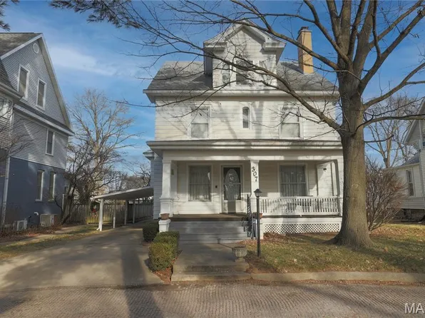 307 Tilson Pl, Hillsboro, IL 62049
