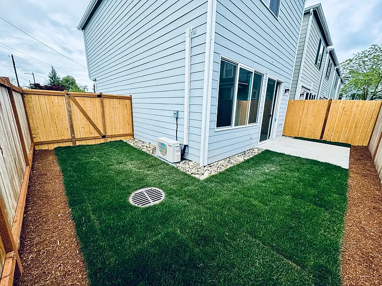 226 N Madison St — Photo 16