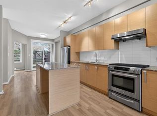 5881 Irmin St #7, Burnaby, BC V5J 0C5