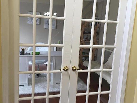 2nd image of 902 Dunvegan Cir