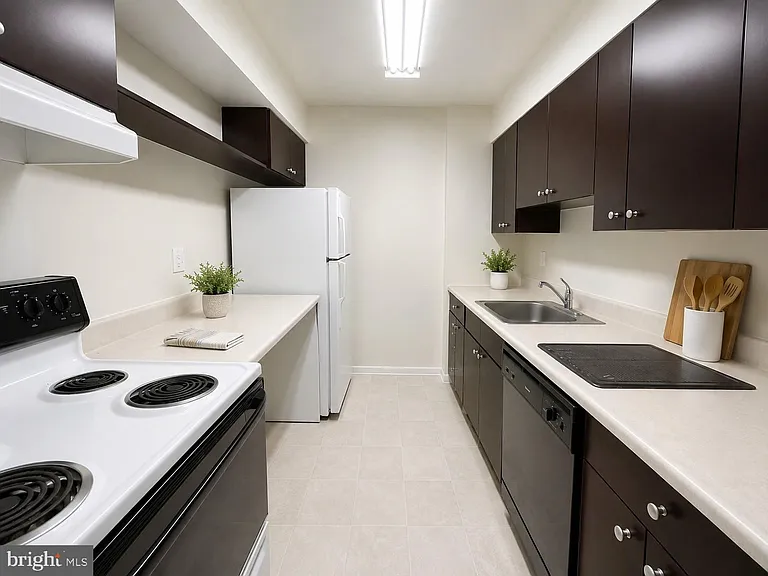 1420 Locust St #17O — Photo 2