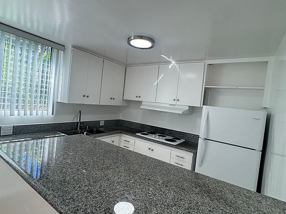 2nd image of 1307 Barry Ave