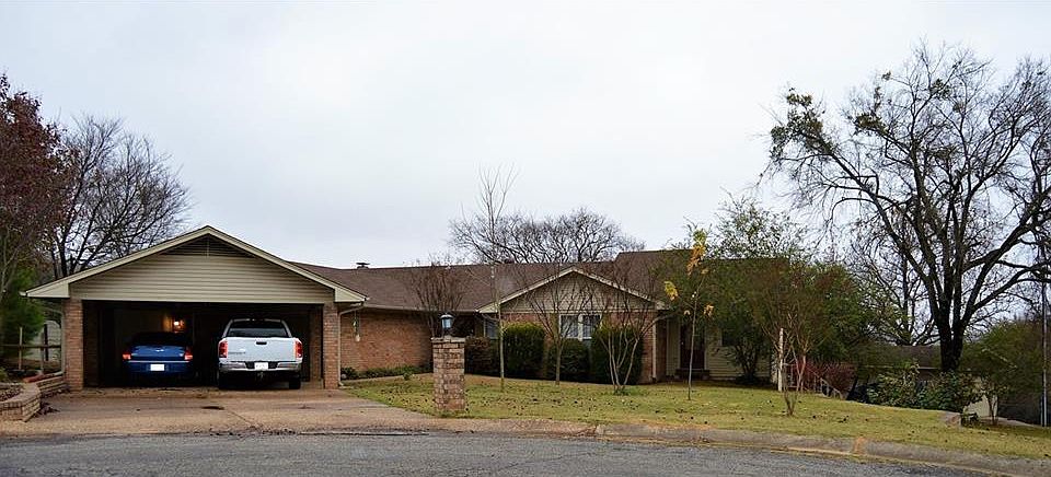 1st image of 908 N 19th Cir