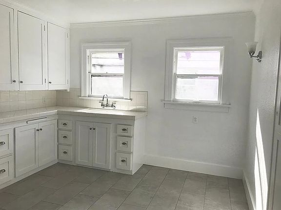 4th image of 6305 Gregory Ave #1