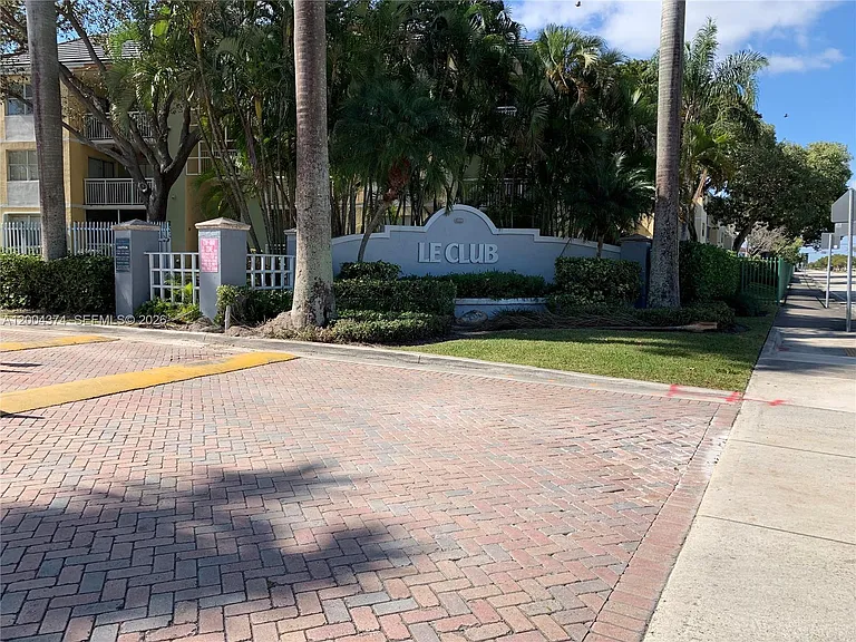 8660 SW 212th St #305 — Photo 30
