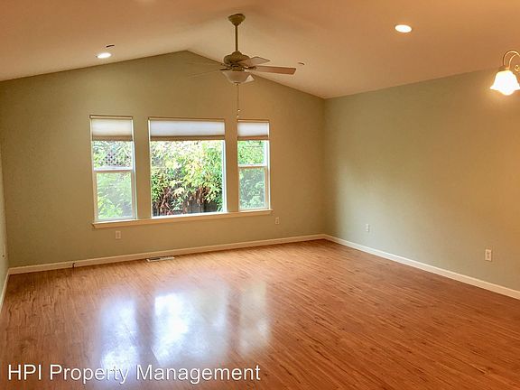 4th image of 7974 Creekside Dr