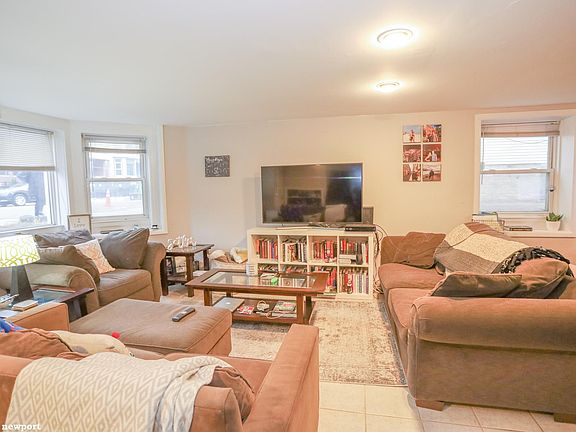 2nd image of 1110 W Newport Ave #1611