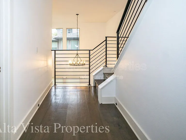 2549 Aperture Cir — Photo 19