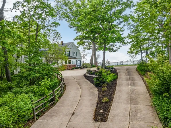 26534 Lake Rd, Bay Village, OH 44140