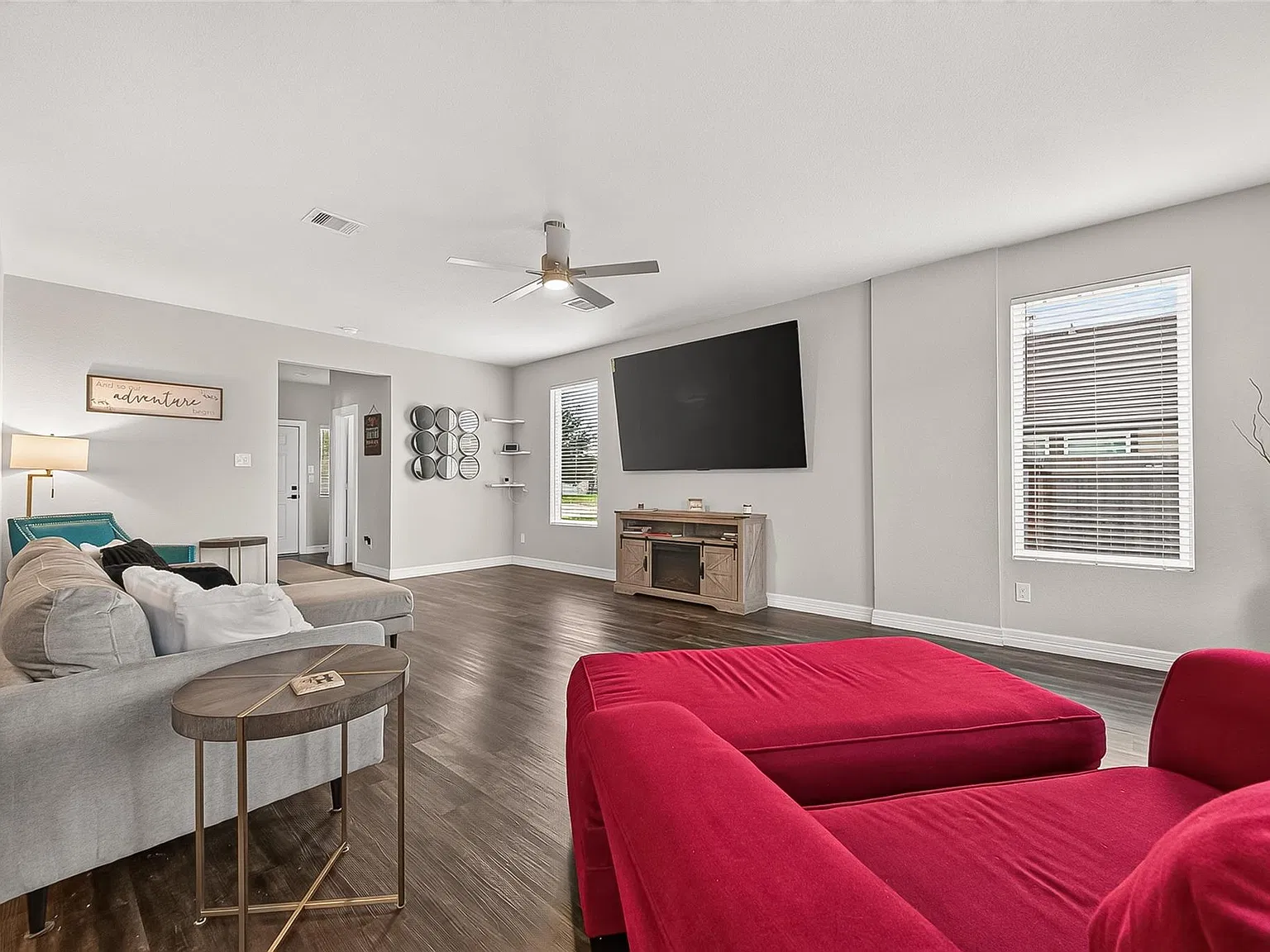 3 bed, 2.5 bath, 2136 sqft, $2,580 — Photo 4