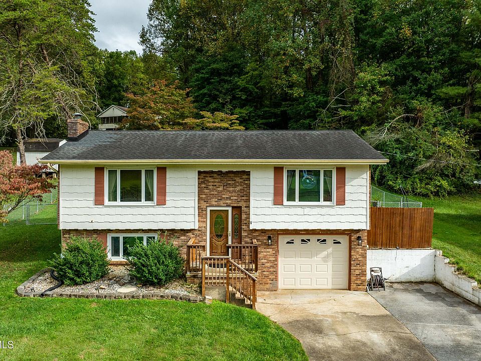 1st image of 310 Brandonwood Dr