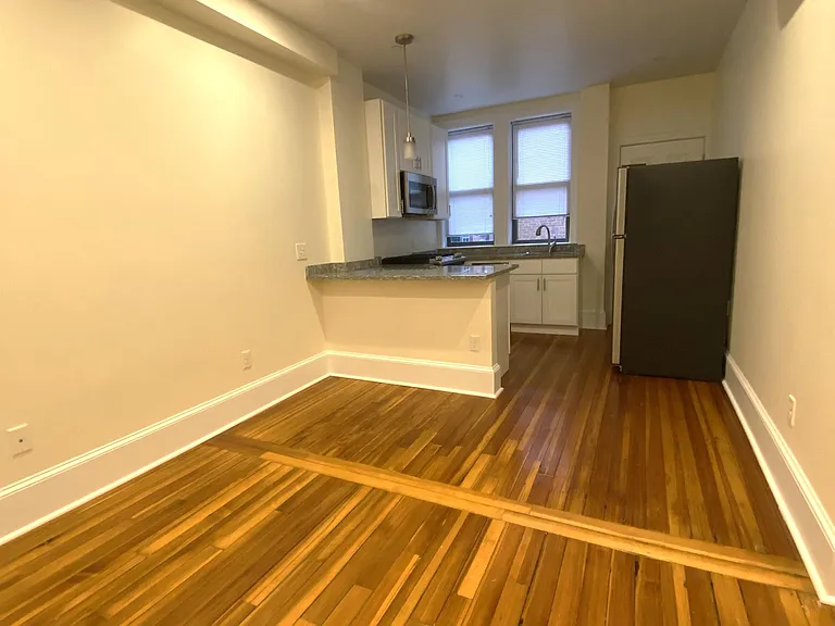 5 Brown Ter #1R — Photo 2