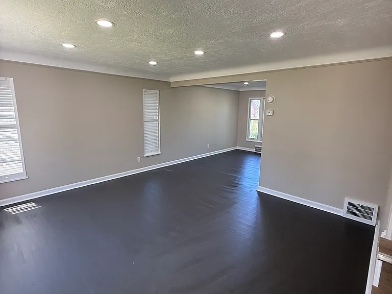 3928 Strandhill Rd — Photo 5