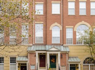 1948 Crescent Park Dr, Reston, VA 20190