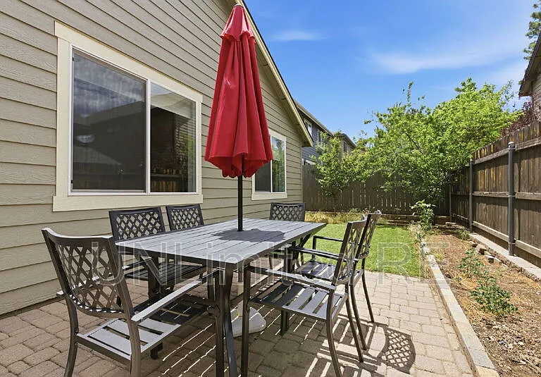 2907 W Presidio Dr — Photo 30