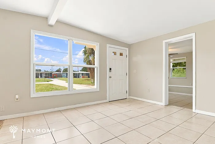 4 bed, 2.0 bath, 1110 sqft, $2,250 — Photo 4