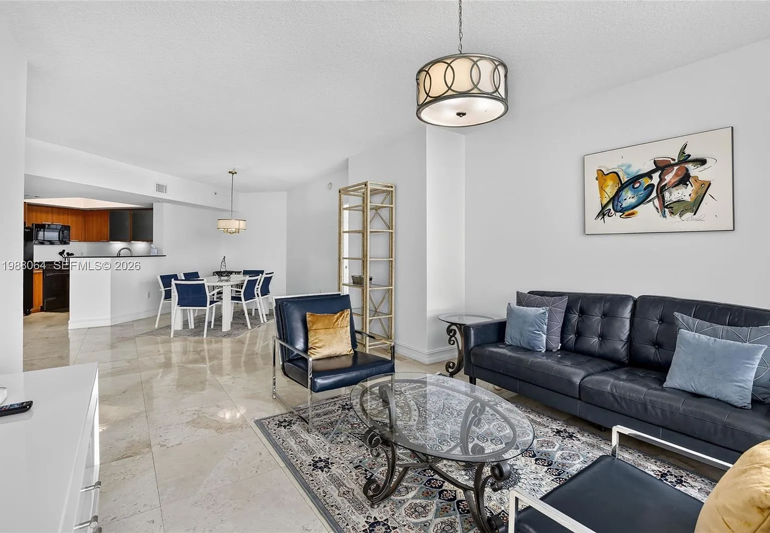 La Perla Condo — Photo 4