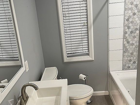 3rd image of 3327 Hunter Ave