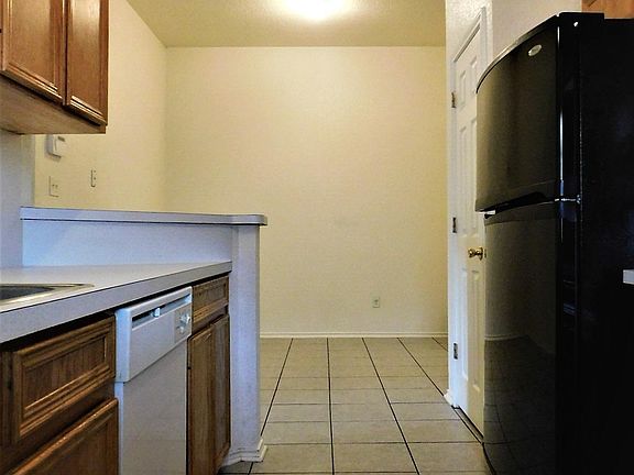 5th image of 4203 Alleeta Dr #B