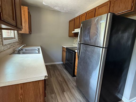 4th image of 227 McDaniel Ave APT 1