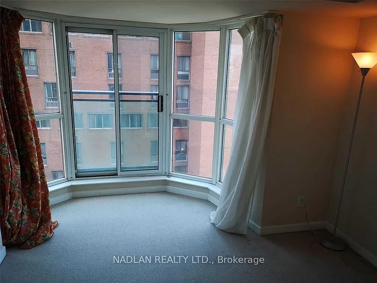 8 Park Rd #1603 — Photo 3