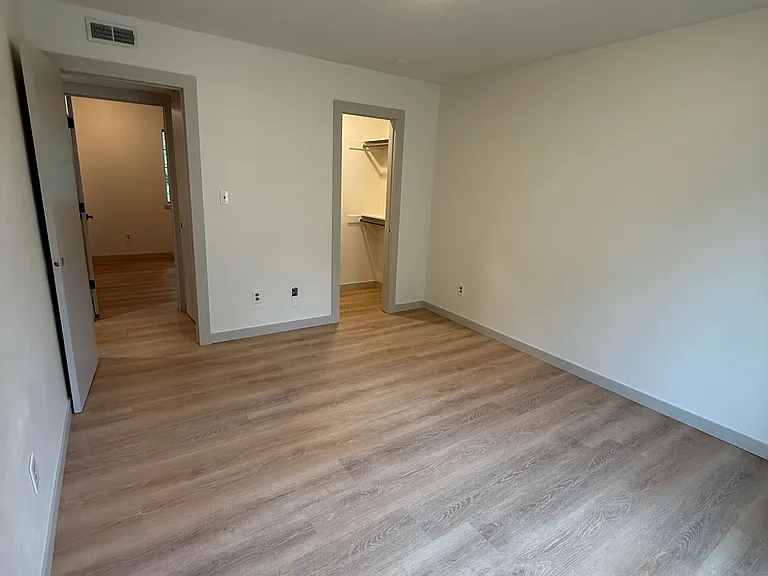 2428 Brookside Dr — Photo 11