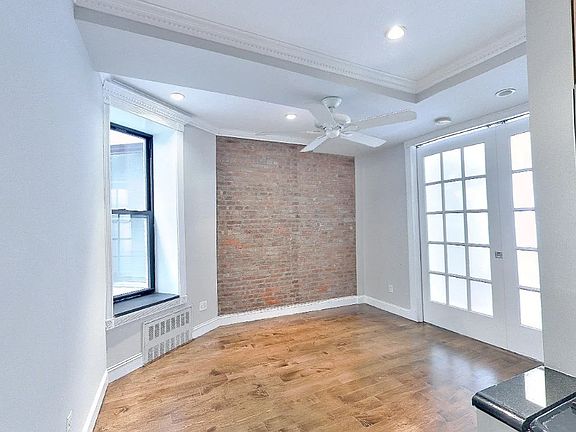 3rd image of 209 E 25th St APT 1A