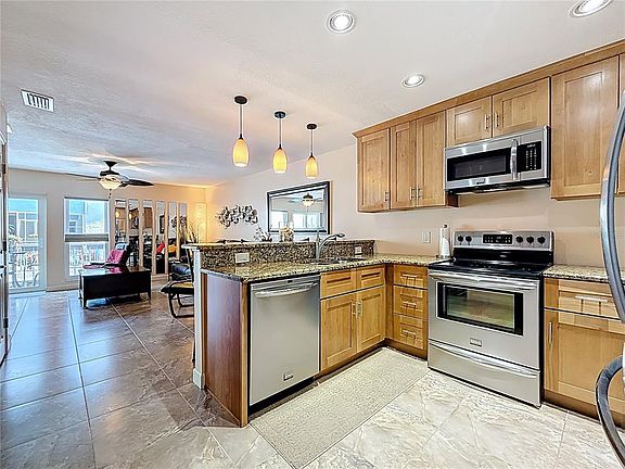 4th image of 230 Medallion Blvd APT G