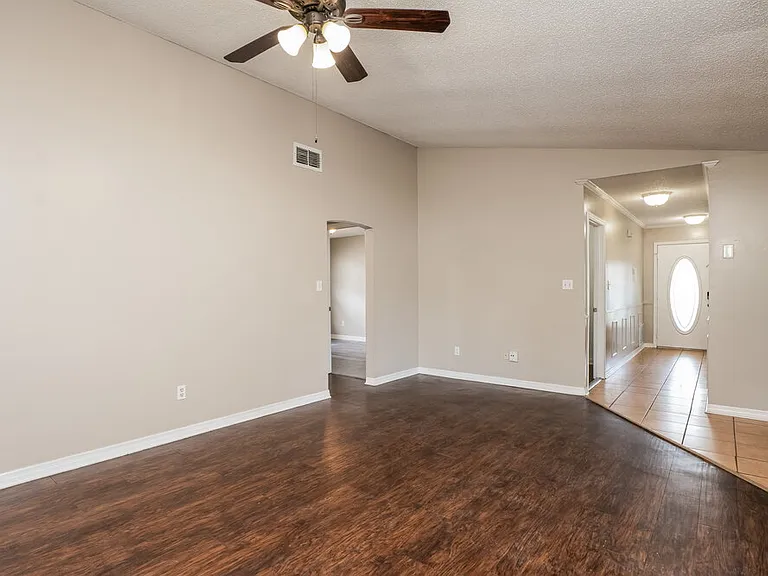 2629 Saffron Dr — Photo 4