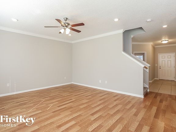 4th image of 9022 Marsden St