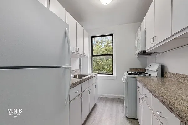 Rented by MNS | media 10