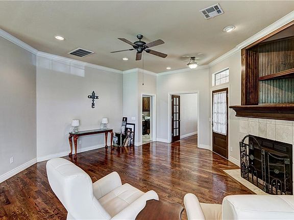 5th image of 4532 Olde Village Cir
