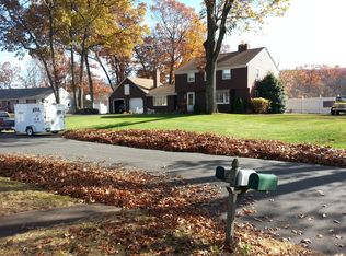 114 Stuart Dr, Southington, CT 06489