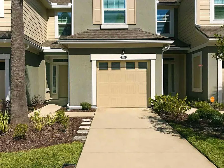 126 Richmond Dr — Photo 11