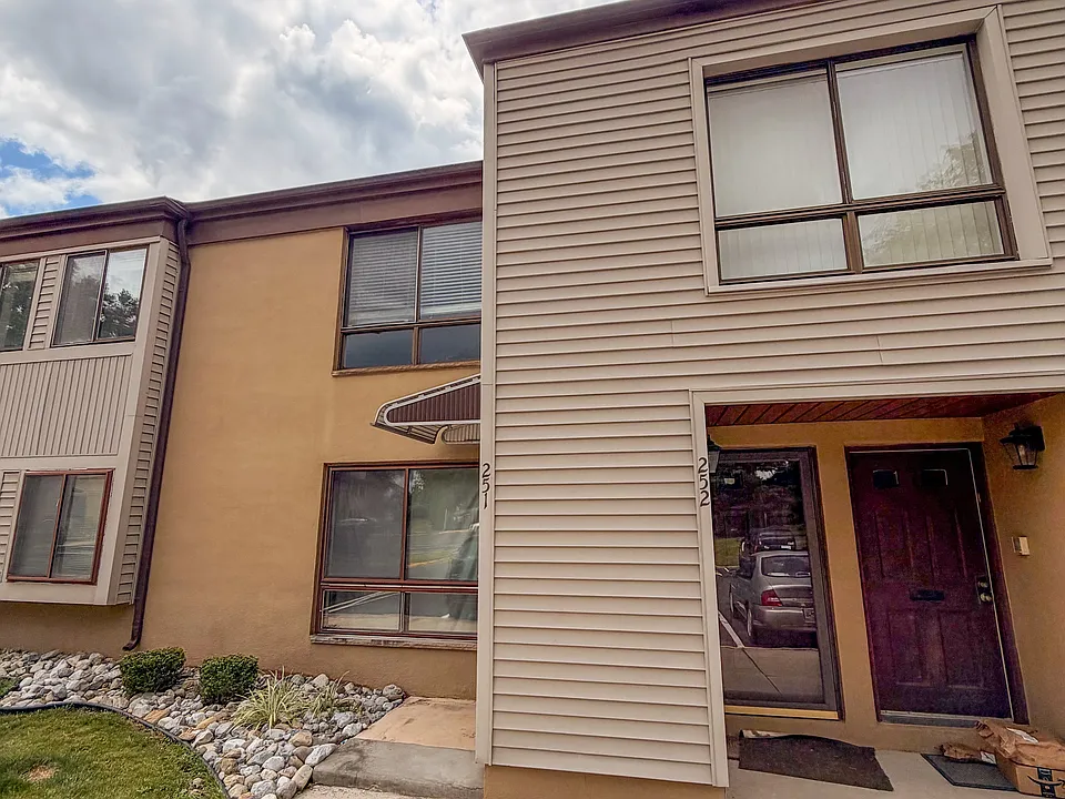 252 Kips Ct #252