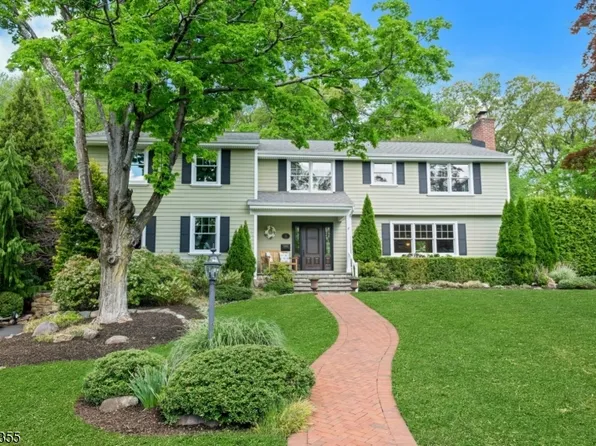 10 Wilcox Drive, Mountain Lakes Boro, NJ 07046