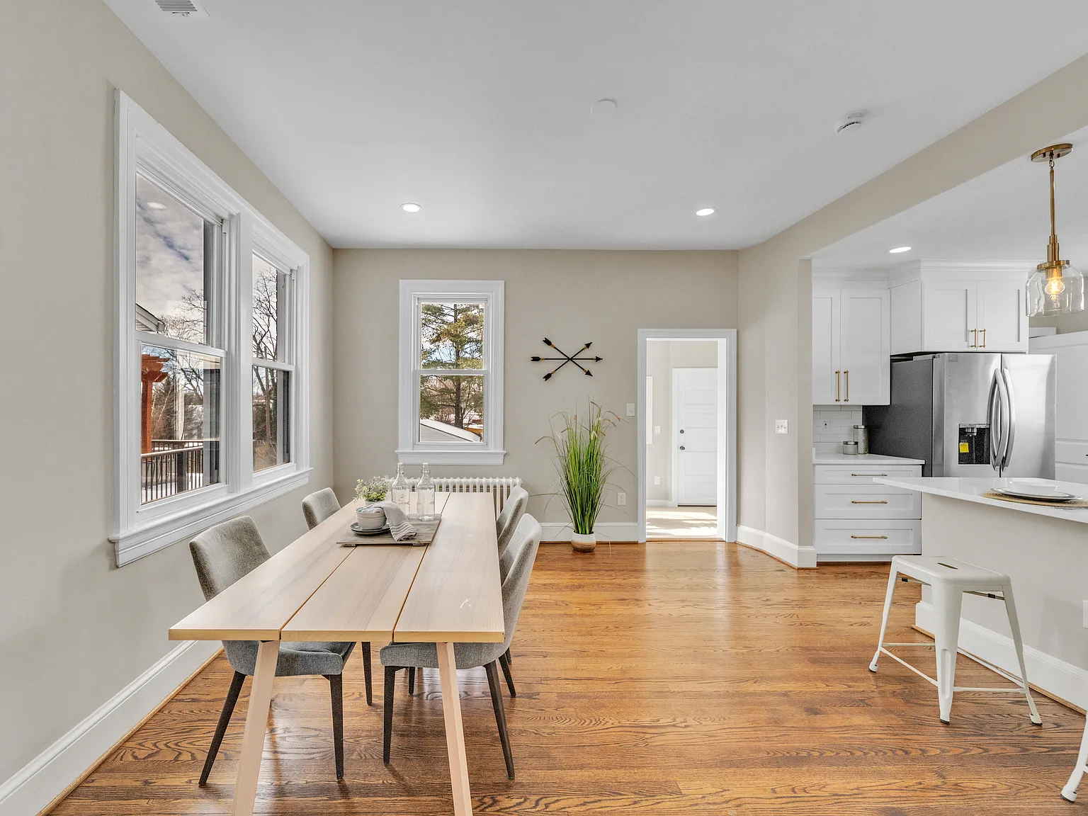 4 bed, 2016 sqft, $4,800 — Photo 3