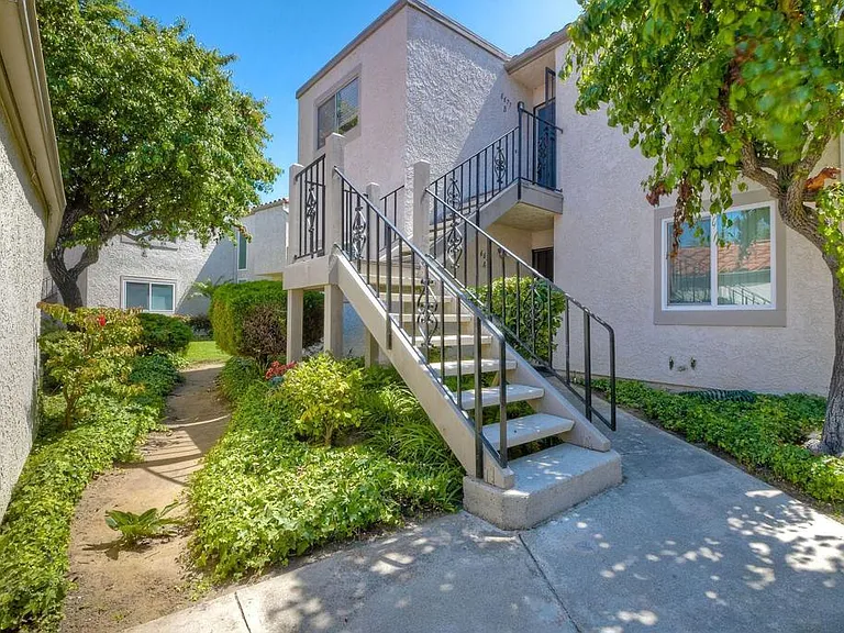 6677 Paseo Del Norte #B — Photo 19