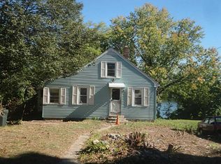 44 Lakeview Dr, Providence, RI 02910