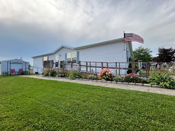 323 Grand River Dr, Adrian, MI 49221