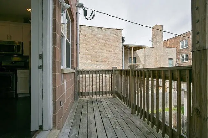 2 bed, 2.5 bath, 1300 sqft, $2,150 — Photo 2