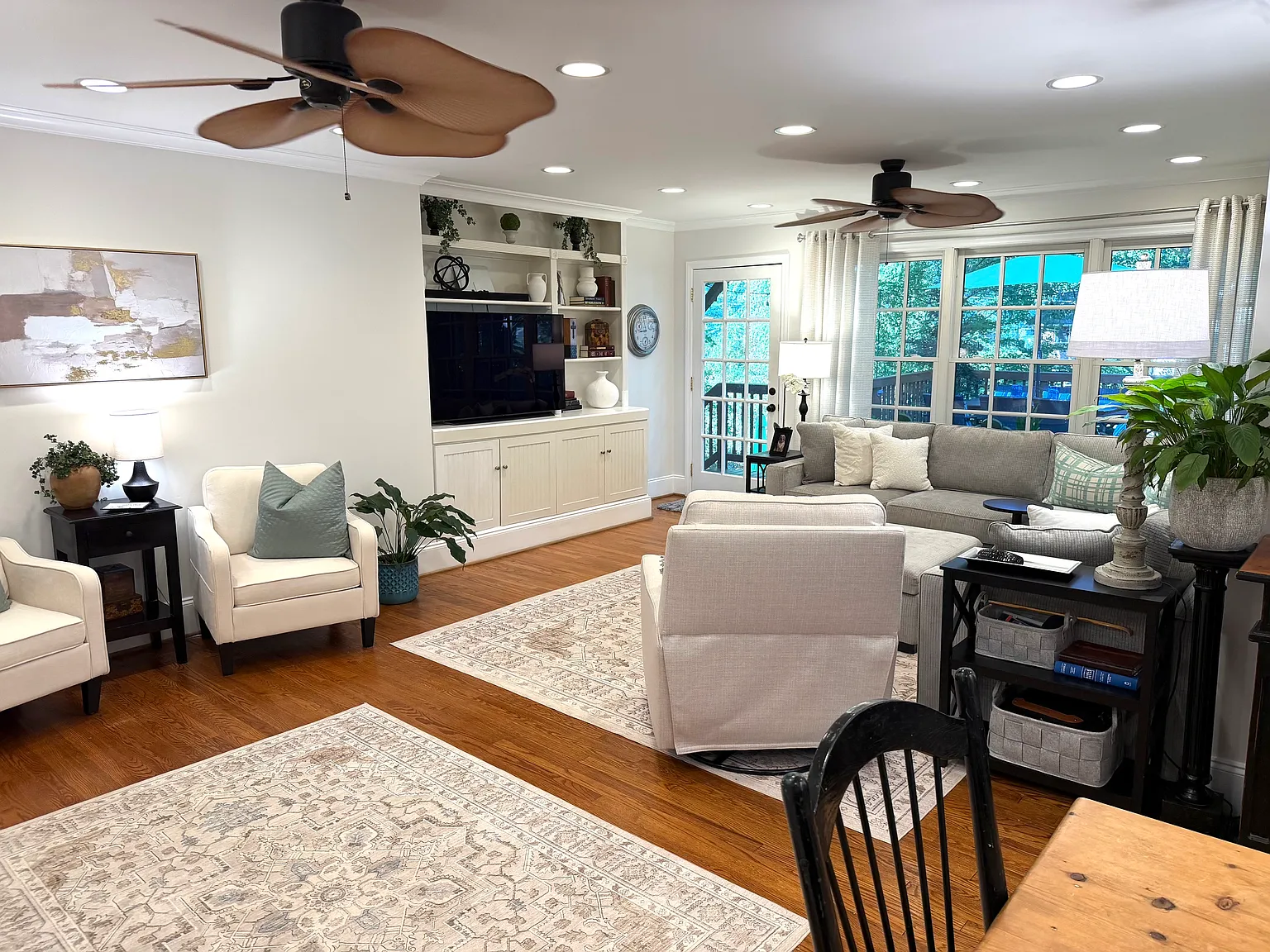 4 bed, 2860 sqft, $4,500 — Photo 3