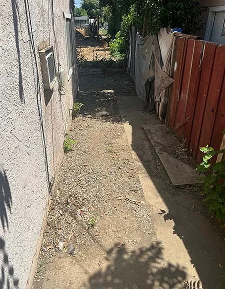 1115 Holly Ave #B — Photo 10