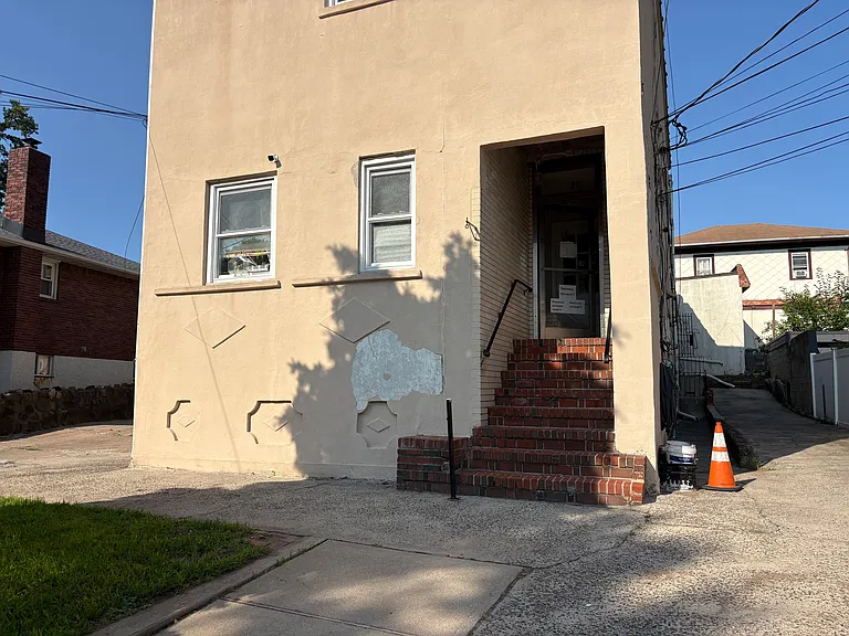 31 Florida Ave #1R — Photo 1